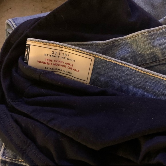 GAP Maternity Jeans - Picture 3 of 4